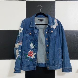 Denim jacket with cool floral embroidery
